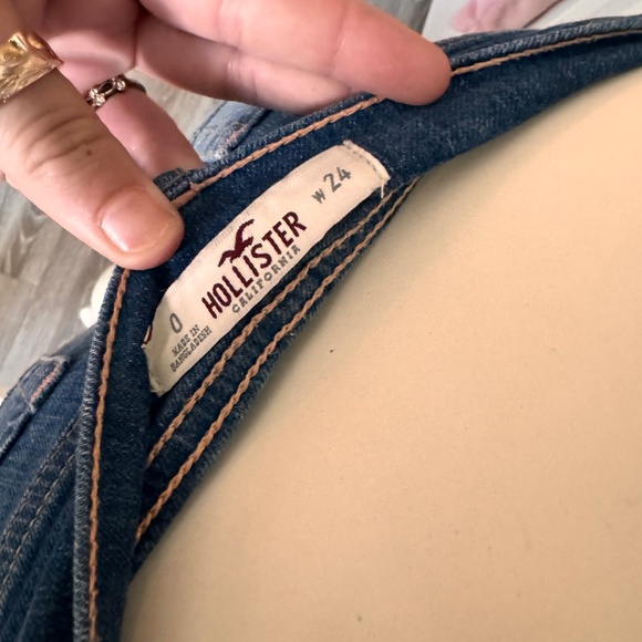 Hollister Jean Shorts - Picture 4 of 4